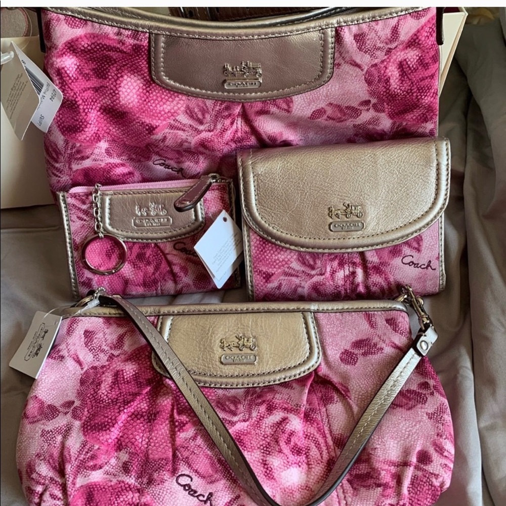 🎉HP🎉 Coach NWT 4pc pink wallet purse crossbody - Picture 4 of 12